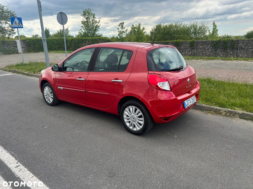 Renault Clio - 2