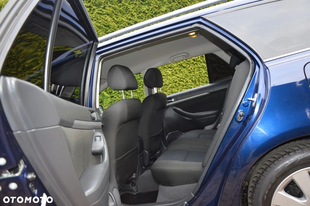 Toyota Avensis 1.8 VVT-i Sol - 13