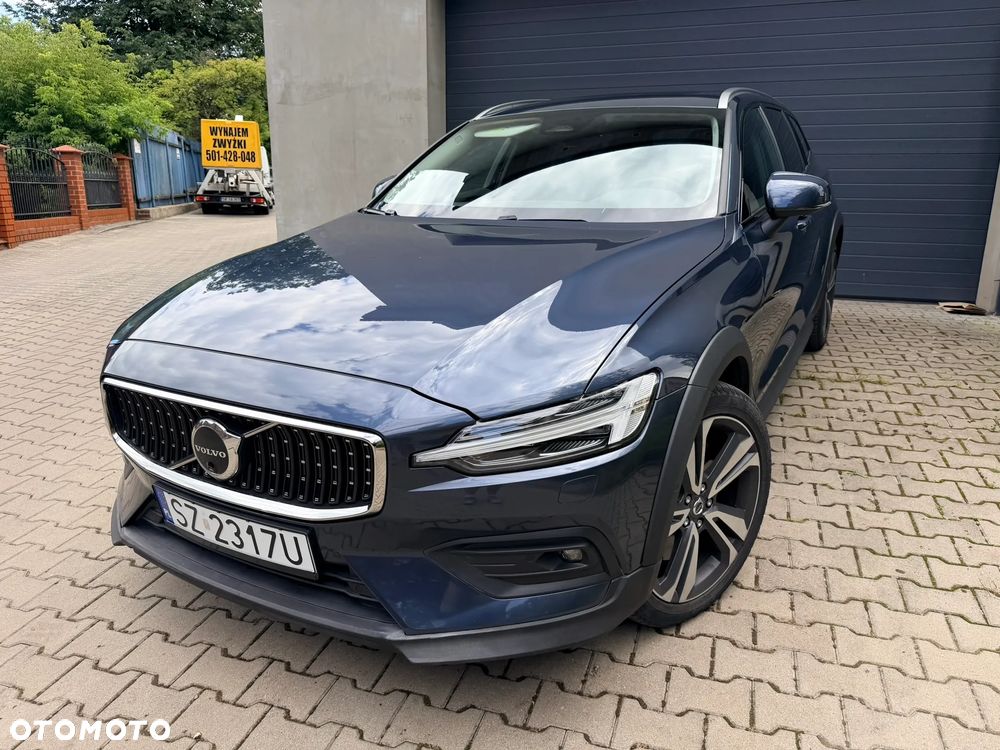 Volvo V60 Cross Country B5 B AWD Plus - 2