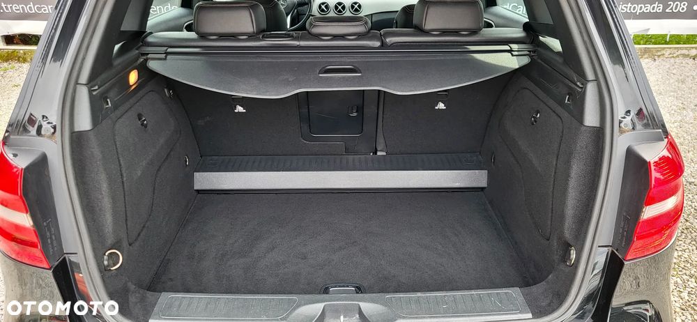 Mercedes-Benz Klasa B 180 Edition - 24