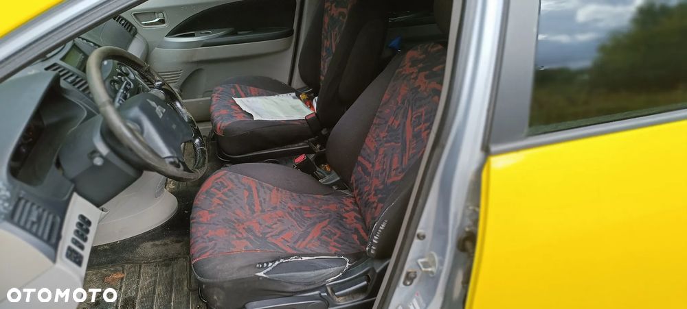 Mitsubishi Grandis 2.4 Intense - 6