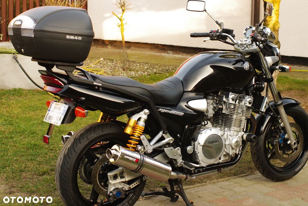 Yamaha XJR - 4