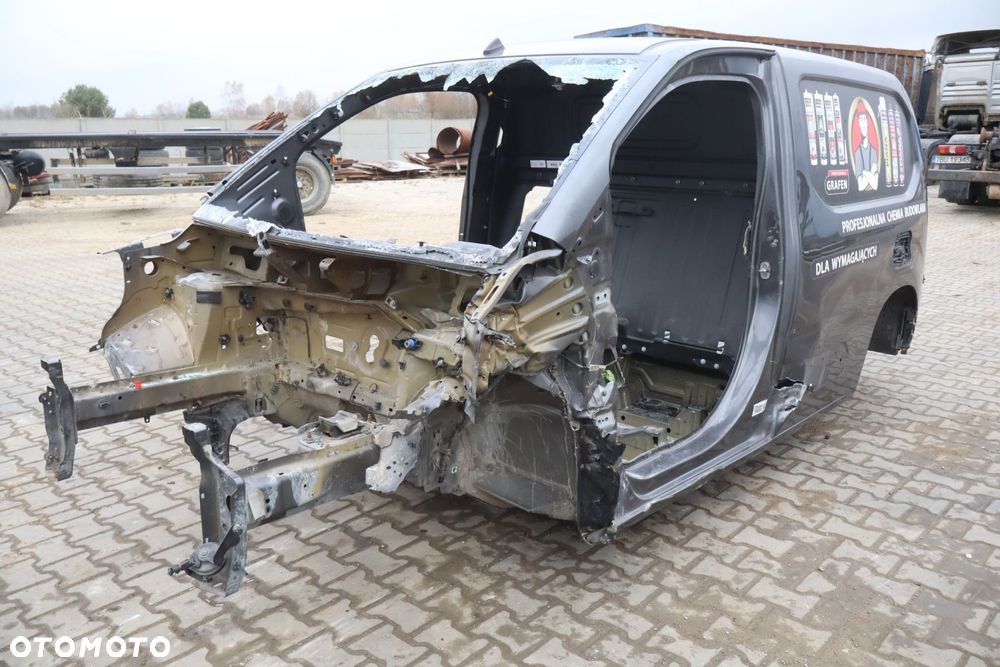 ĆWIARTKA LEWY PRZÓD PODŁUŻNICA OPEL COMBO E EVL MINIVAN - 2