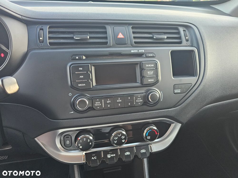 Kia Rio - 17