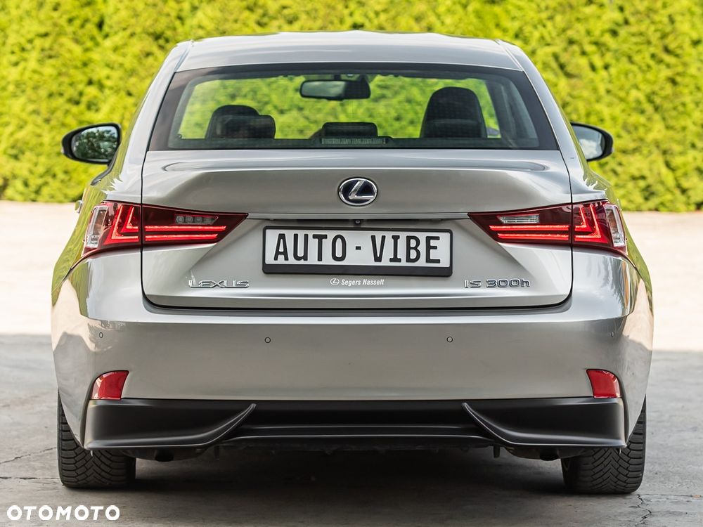 Lexus IS Luxury Line - 11