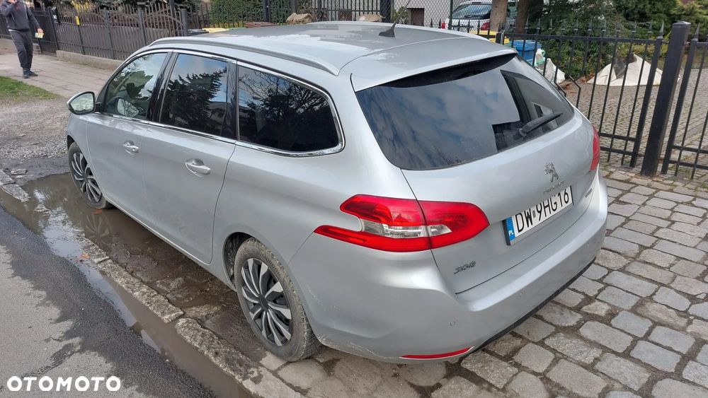 Peugeot 308 2.0 Blue HDi Allure S&S - 2