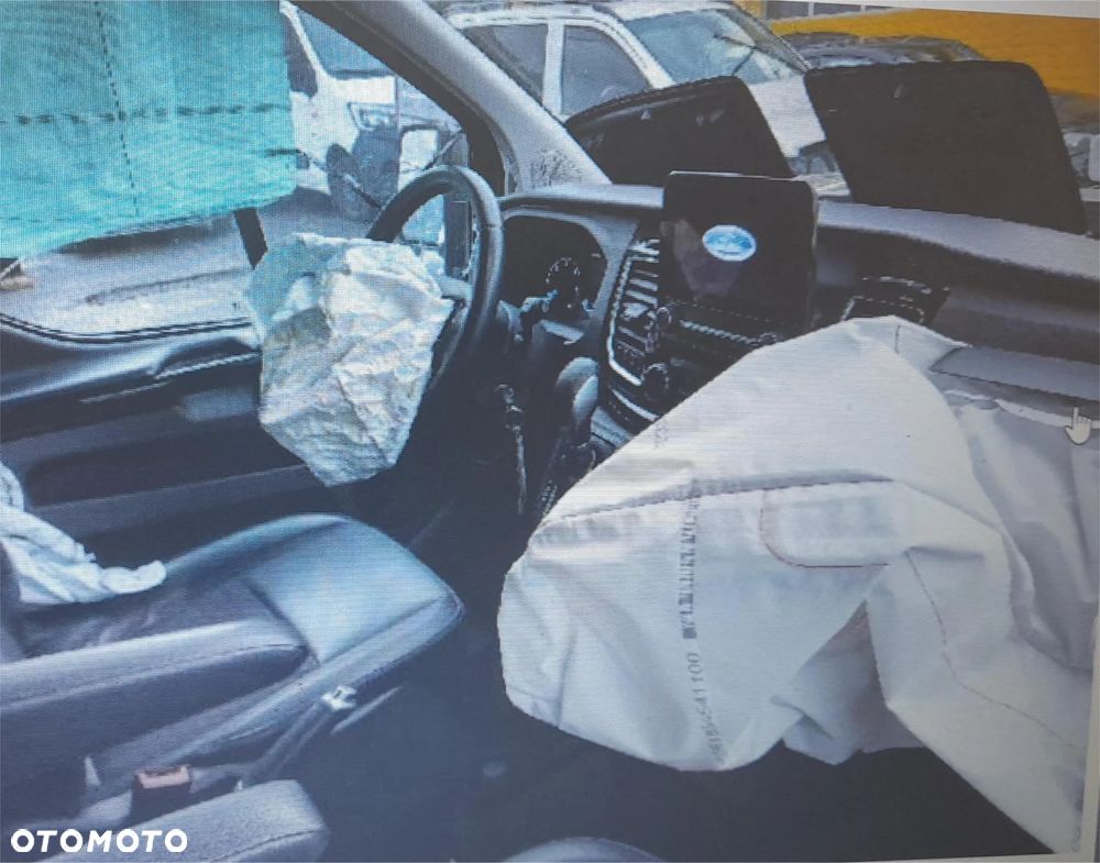 Ford Tourneo Custom - 3