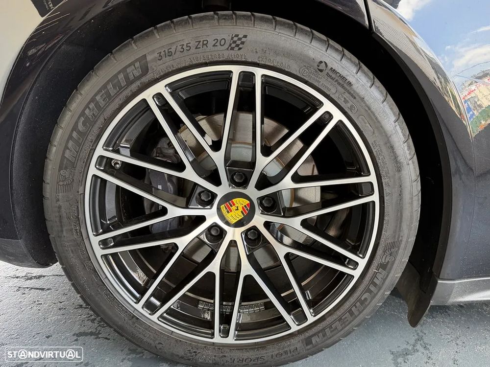 Porsche Panamera 4 E-Hybrid - 15