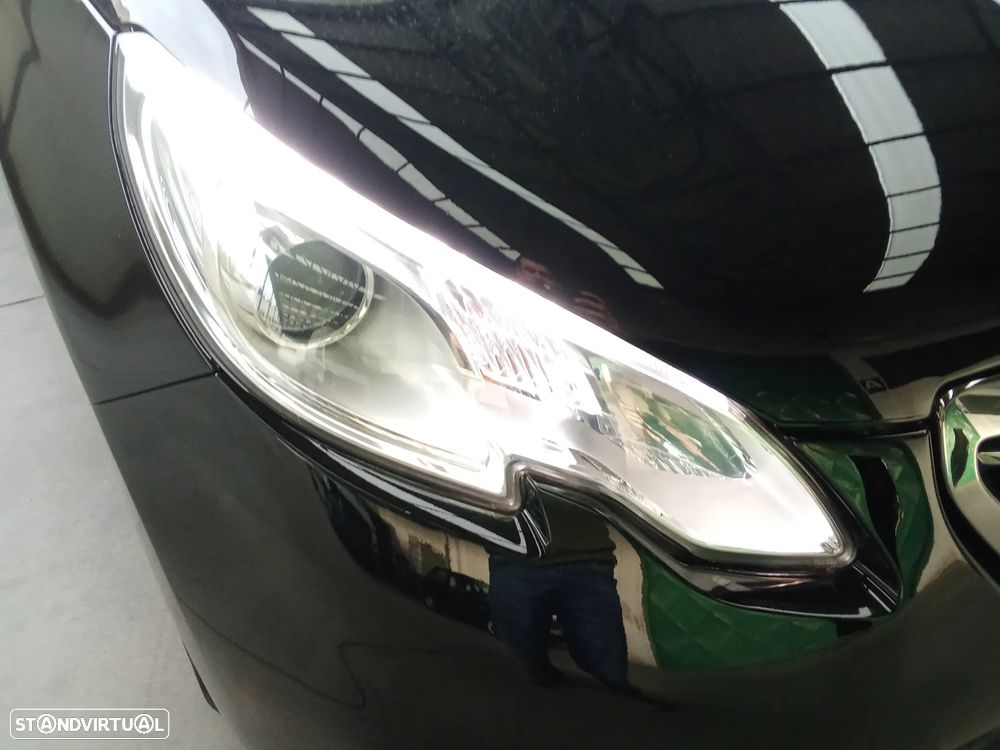 Peugeot 2008 82 VTI Allure - 17