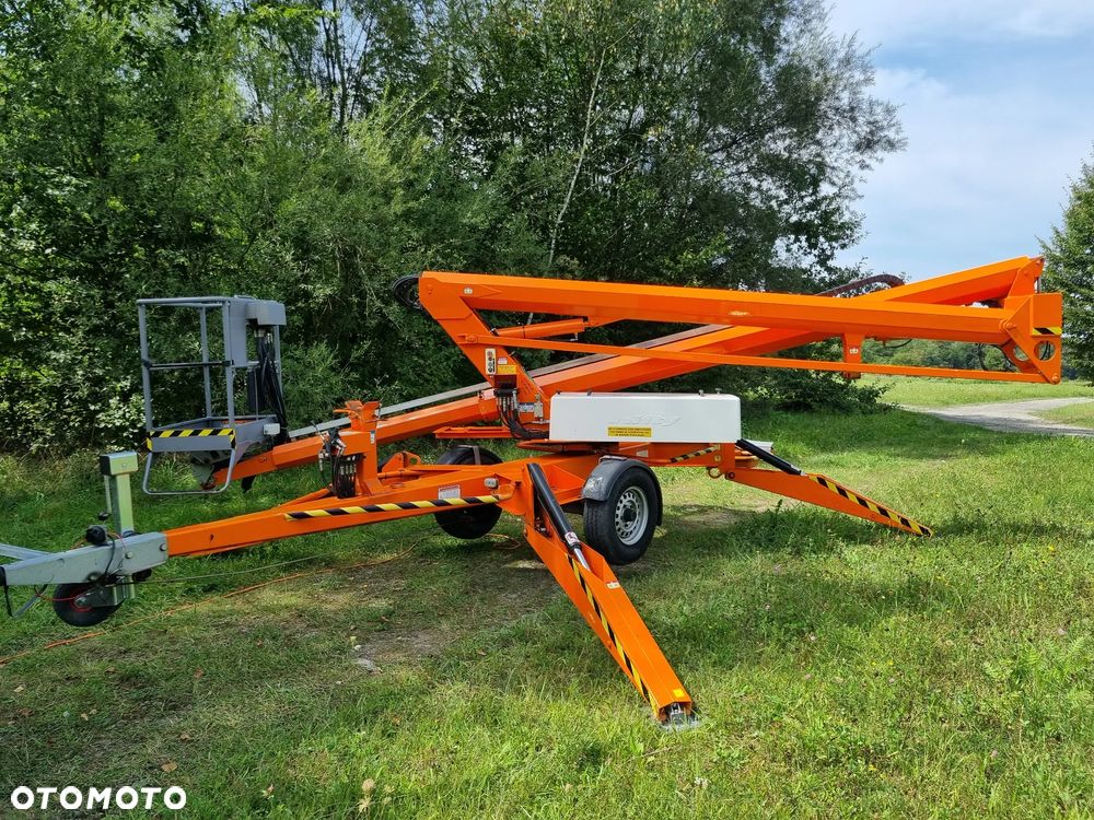 Nifty 170 HAC Zwyżka koszowa 17 metrów Podnośnik. jak Nowa z salonu 2015rok. PRĄD 230v. 4 sekcje sterowania na dole Nowy model! Z komuny Norweskiej. Używana była 1 raz do roku. Serwisowana w DEKRA do końca OKAZJA. Zwyżka Obrotowa. Poziomowanie kosza. Pełna Hydraulika. Ani deka luzów i wycieków. Zadbany sprzęt. Posiadam 2 identyczne sztuki. Druga z 2020 roku! - 22