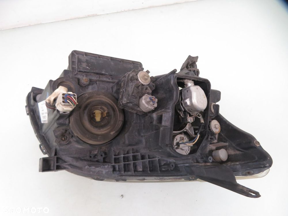 LAMPA LEWA PRZEDNIA TOYOTA AVENSIS II T25 XENON - 9