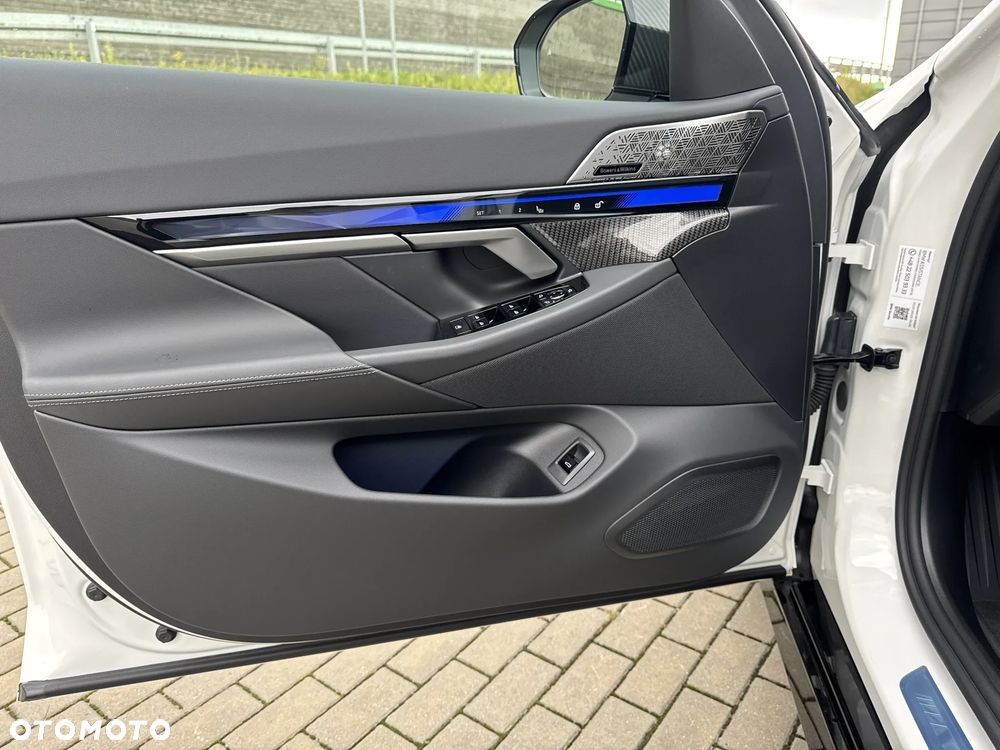 BMW Seria 5 520d xDrive mHEV M Sport Edition - 11