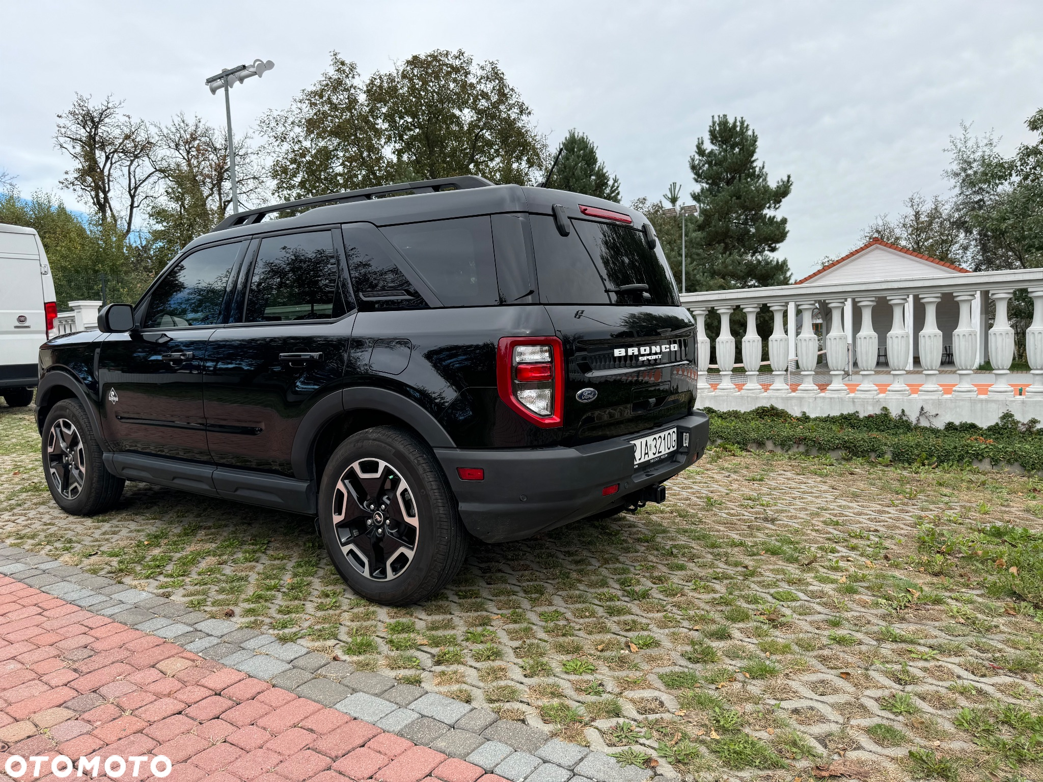 Ford Bronco - 31