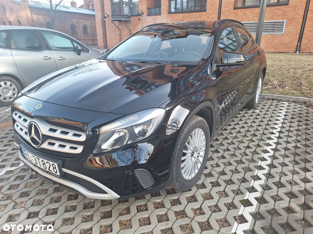 Mercedes-Benz GLA 180 - 6