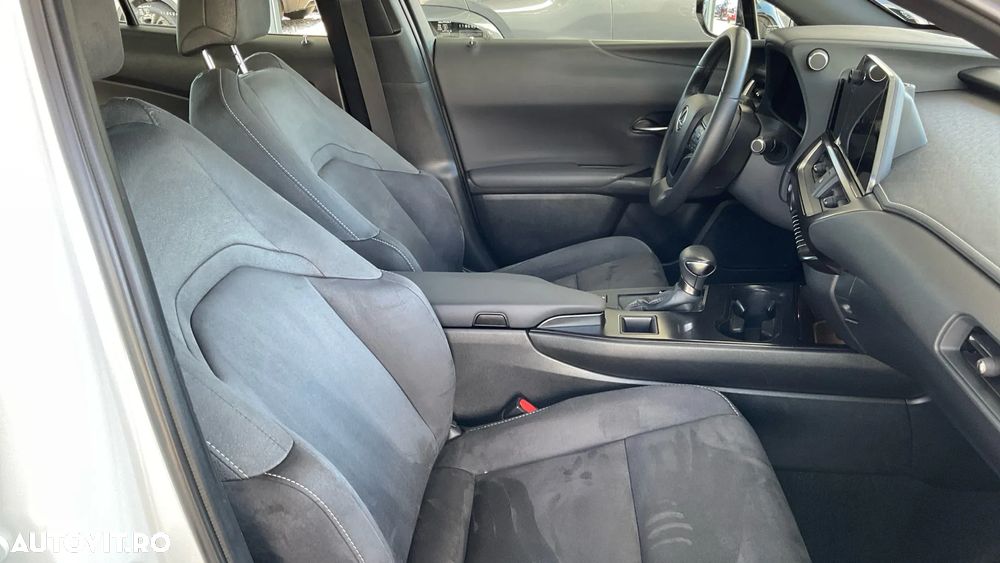 Lexus UX 250h Business Edition - 22