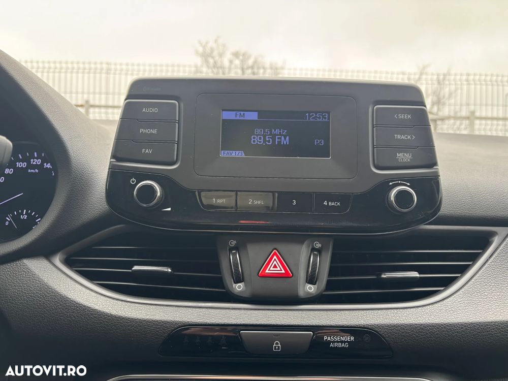 Hyundai i30 1.5 110CP 5DR M/T Comfort - 16