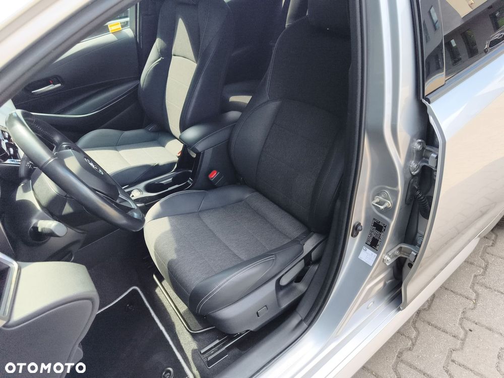 Toyota Corolla 1.8 Hybrid Style - 18