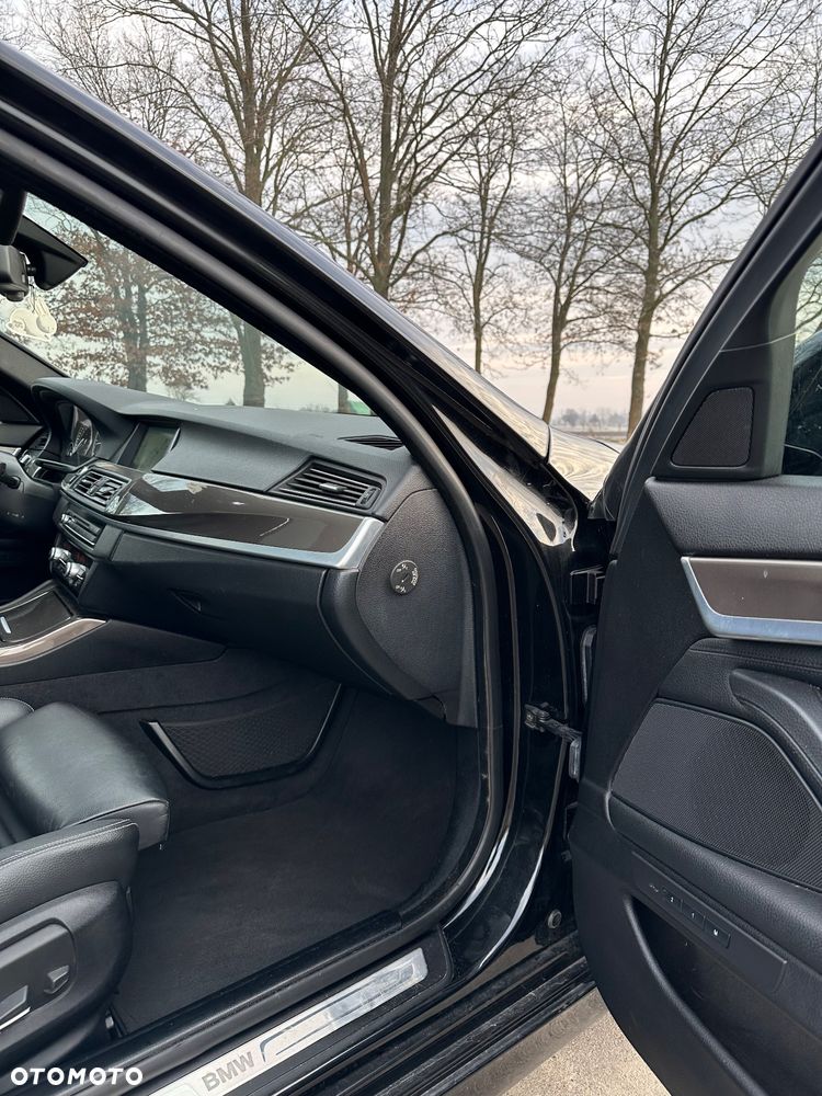 BMW Seria 5 530d Sport-Aut Modern Line - 31