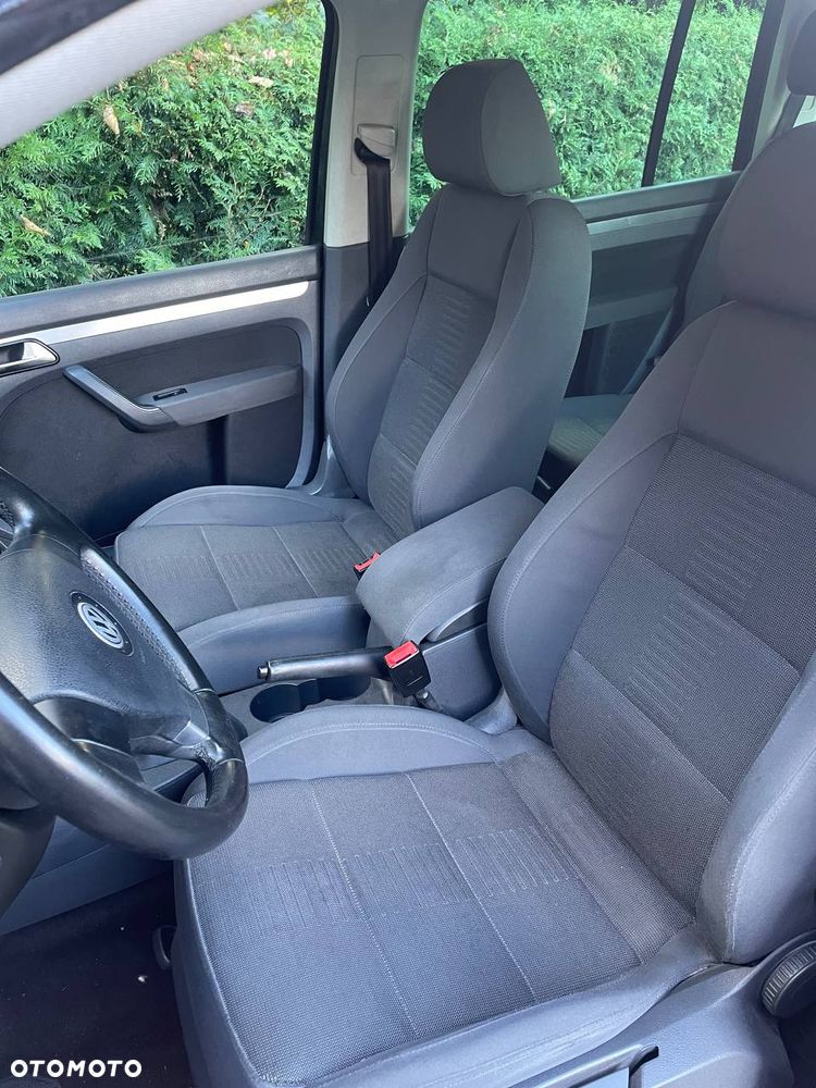 Volkswagen Touran - 18
