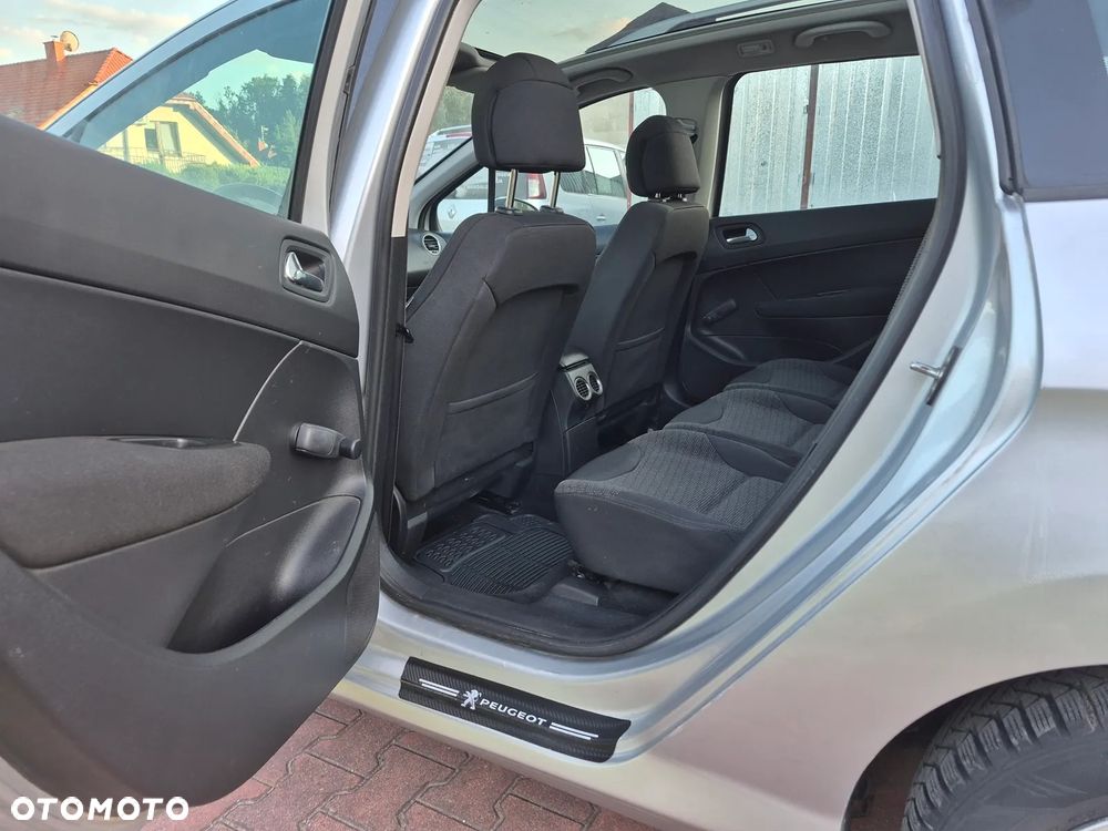 Peugeot 308 1.6 HDi Presence - 17