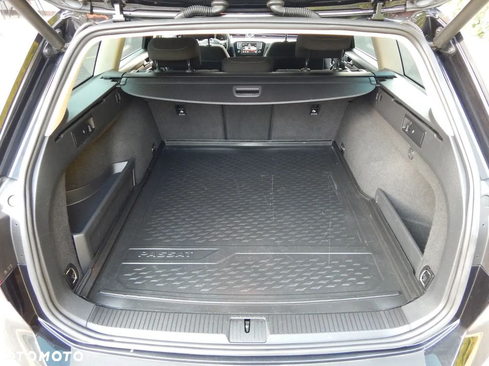 Volkswagen Passat - 19