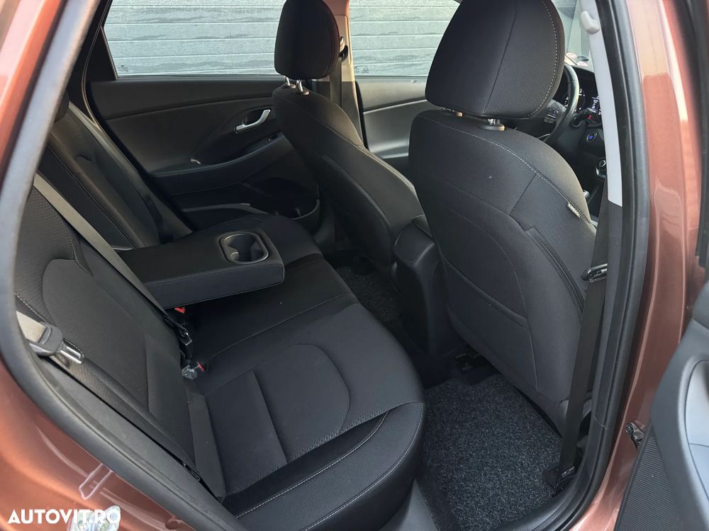 Hyundai i30 1.6 CRDI Premium - 14