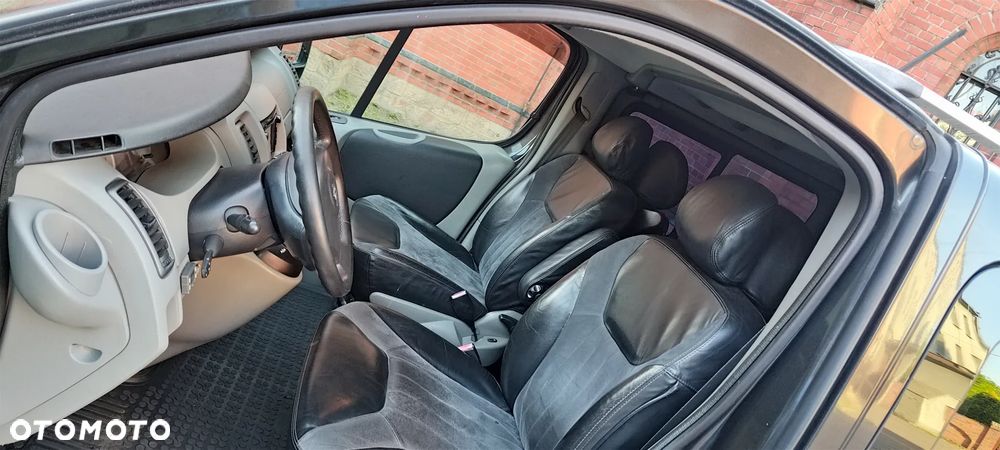 Opel Vivaro - 18