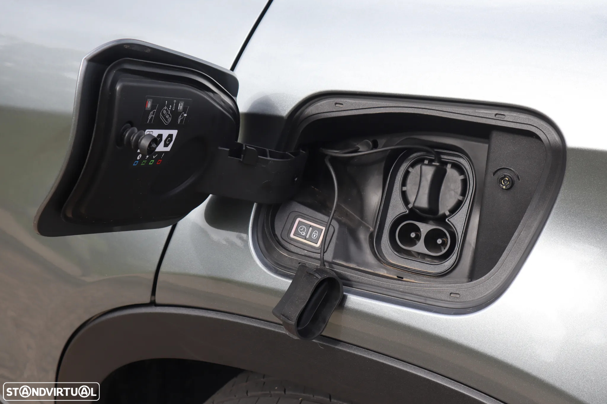 Jeep Avenger Summit - 10