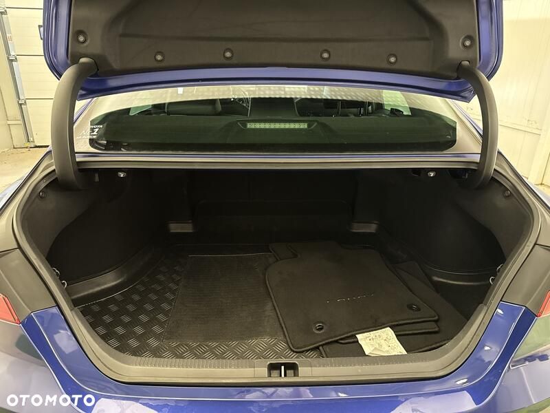 Toyota Camry 2.5 Hybrid Prestige CVT - 21