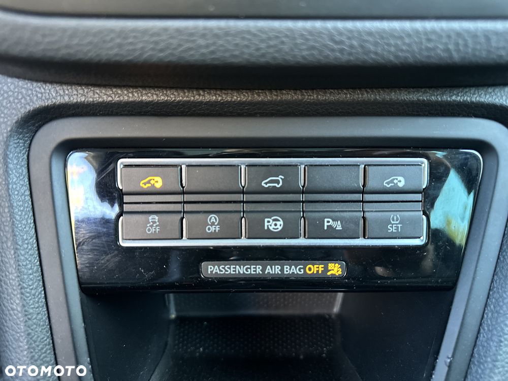 Volkswagen Sharan 2.0 TDI 4MOTION Highline - 25