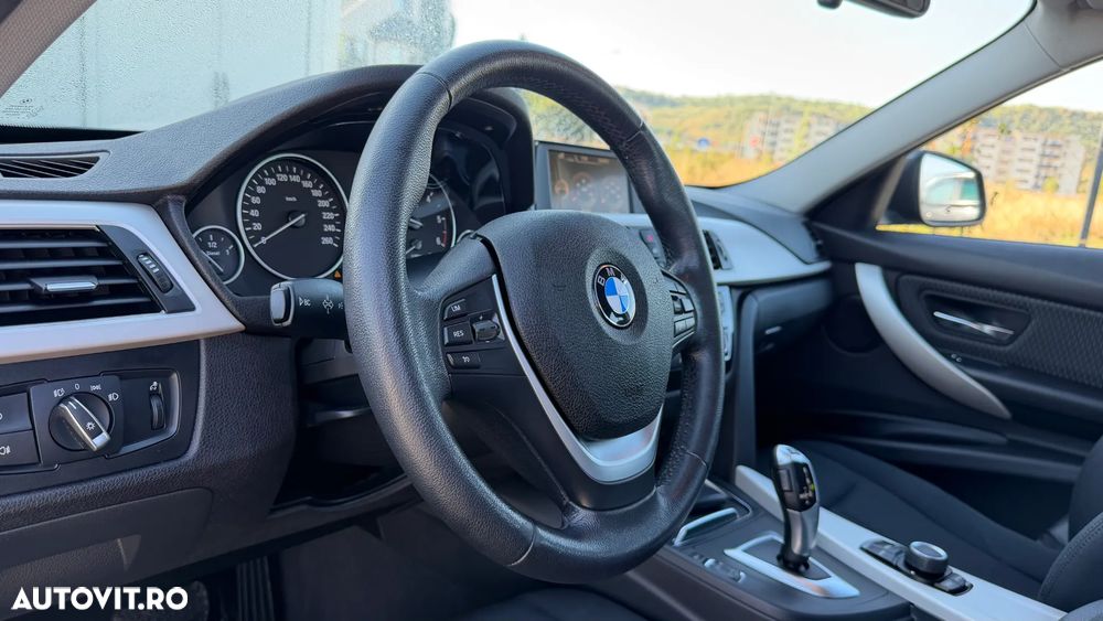 BMW Seria 3 320d Aut. Luxury Line - 17