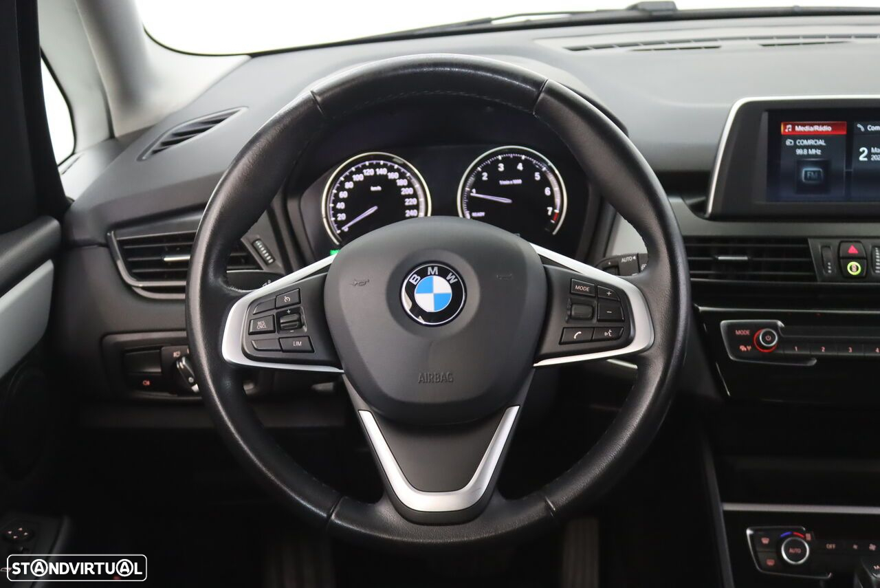 BMW 225xe Active Tourer - 10