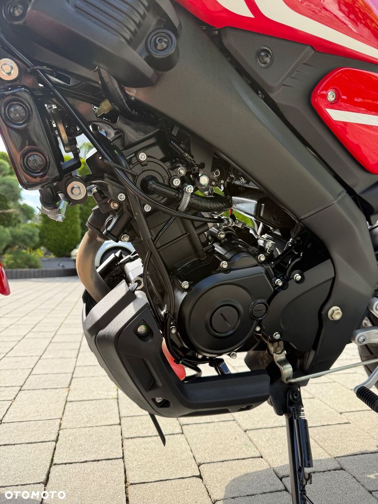 Yamaha XSR - 12
