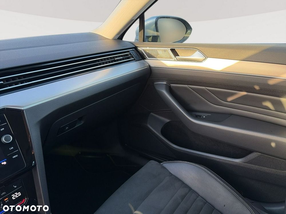 Volkswagen Passat - 24