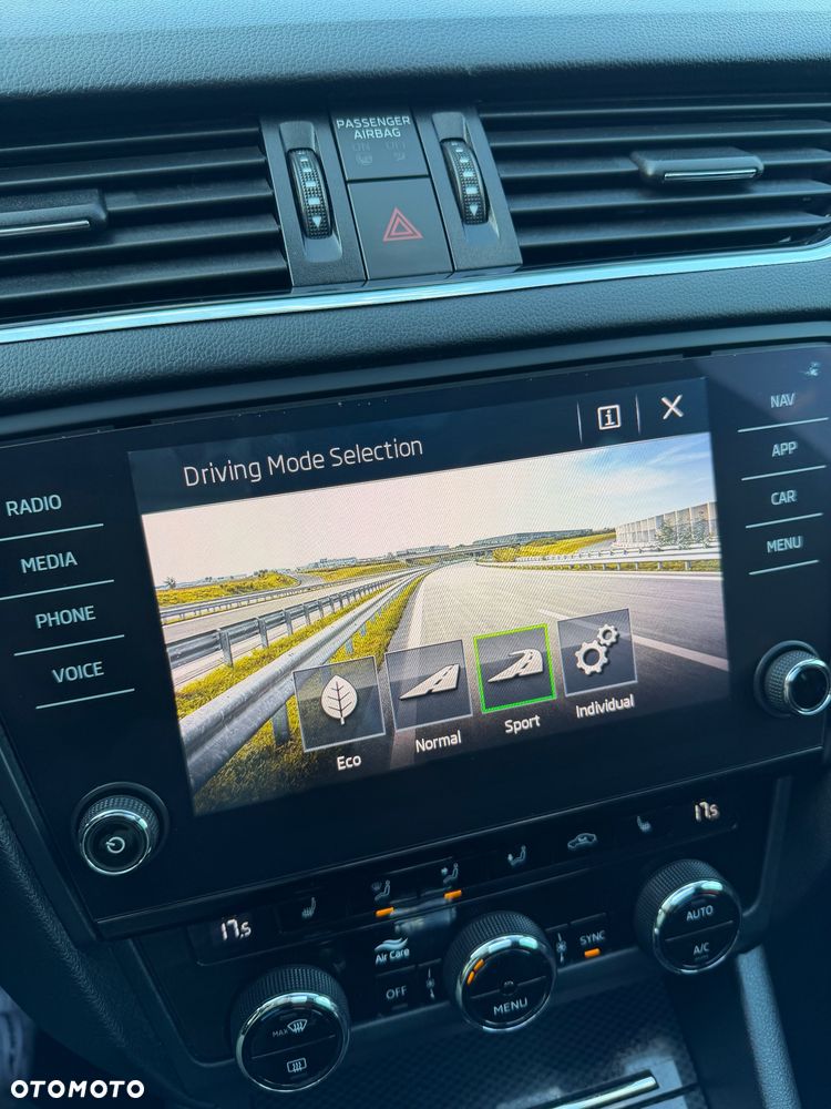 Skoda Octavia 2.0 TSI RS 230 DSG - 32