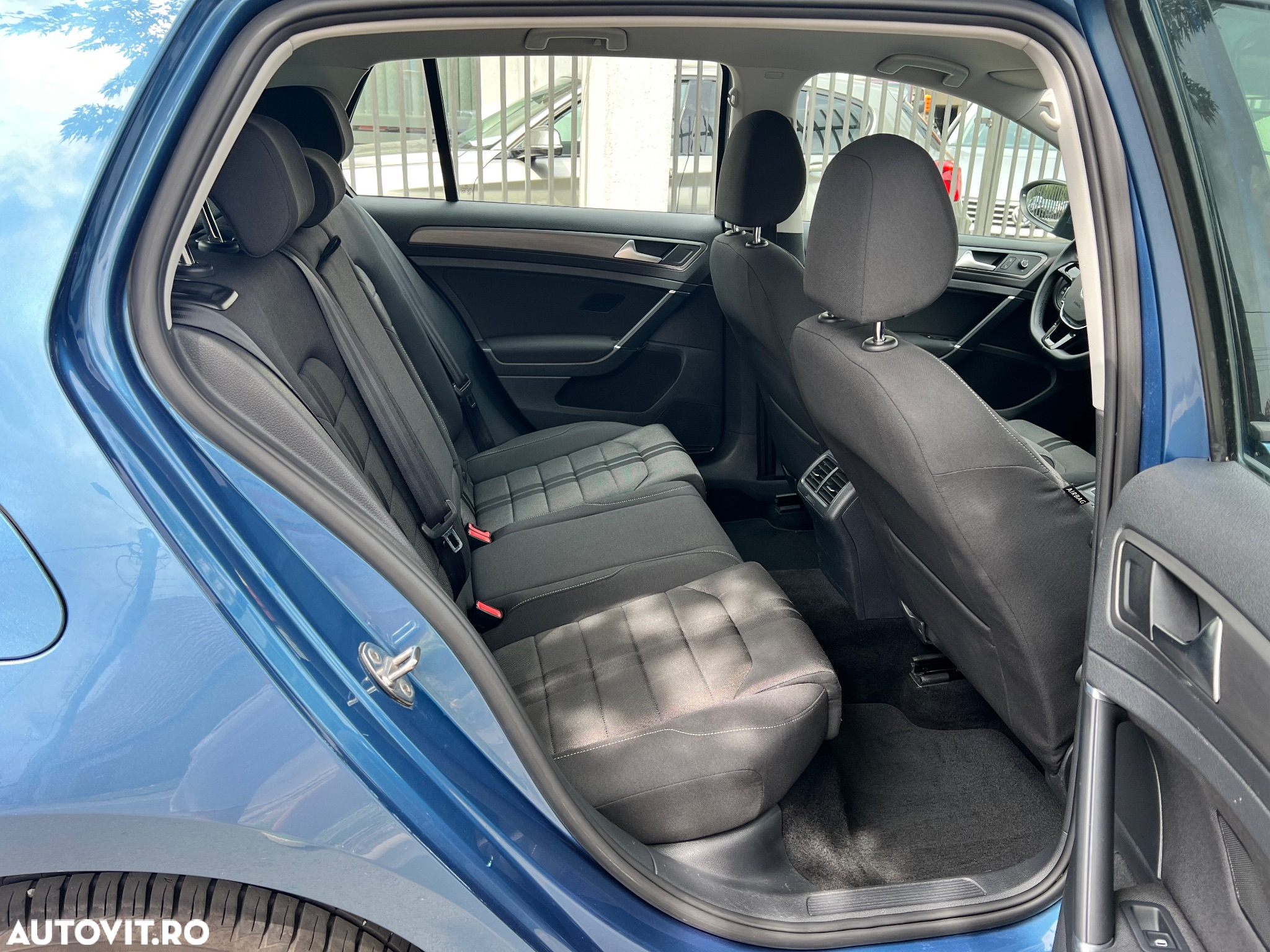 Volkswagen Golf 1.6 TDI BMT Comfortline - 11