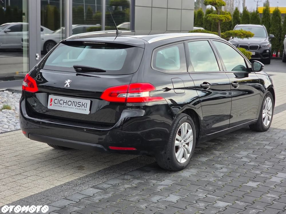Peugeot 308 - 8
