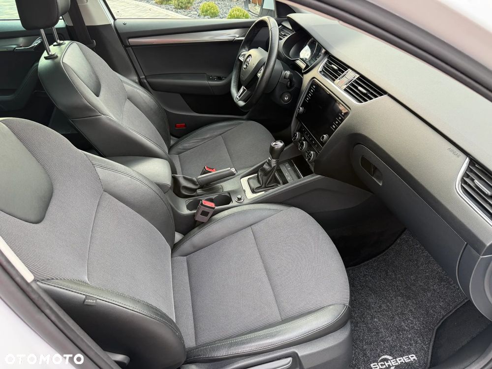 Skoda Octavia 1.6 TDI Premium Edition - 31