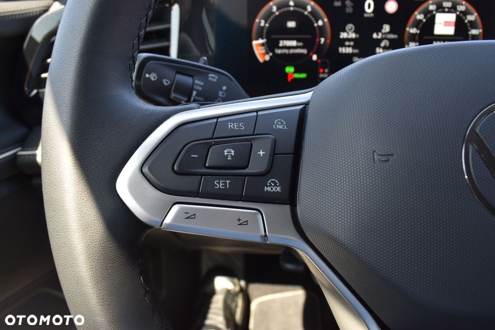 Volkswagen Passat - 14
