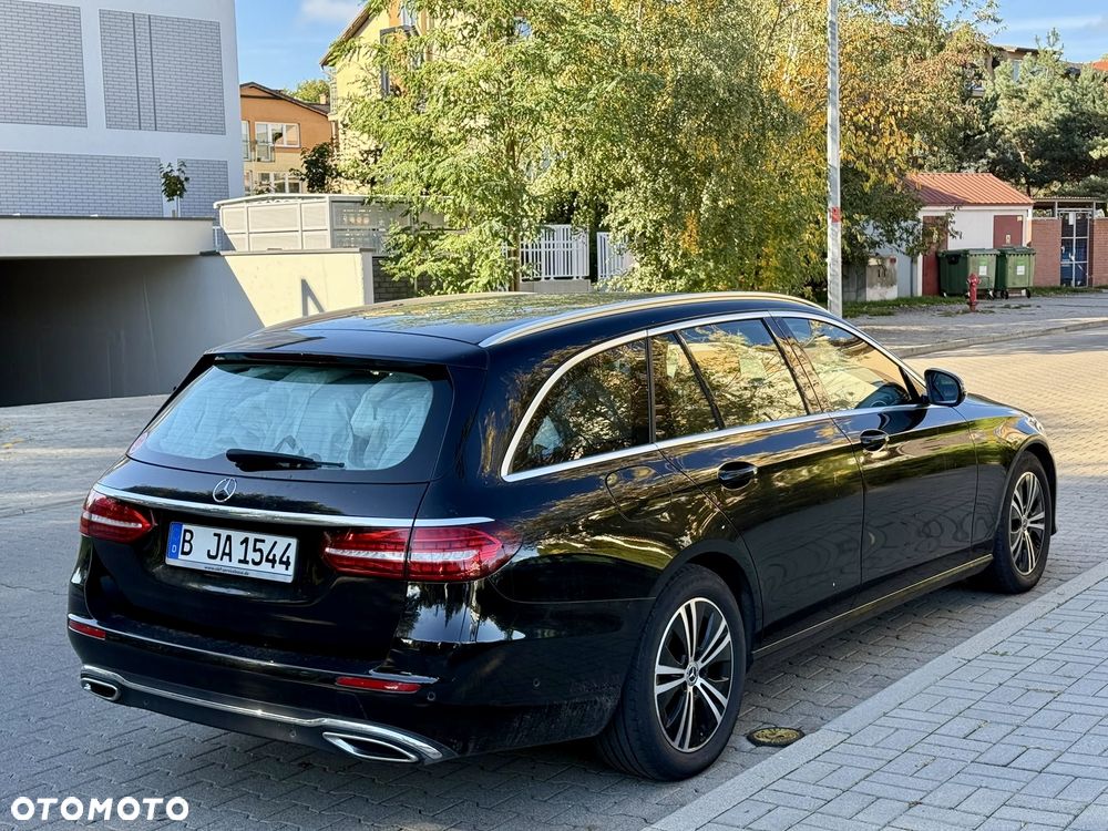Mercedes-Benz E-Class 2023 photo 5