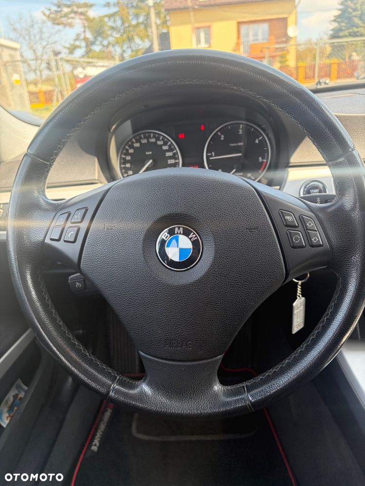 BMW Seria 3 318d DPF Edition Exclusive - 27