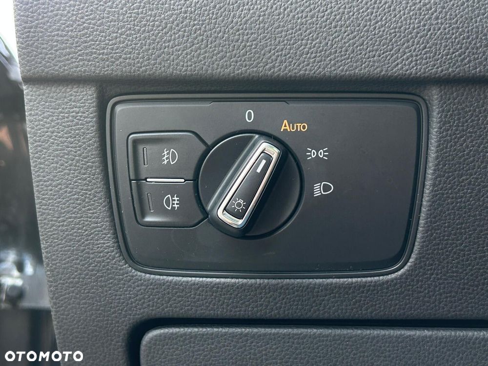 Volkswagen Passat 2.0 TDI Elegance DSG - 31