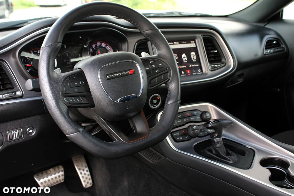 Dodge Challenger 5.7 R/T - 4