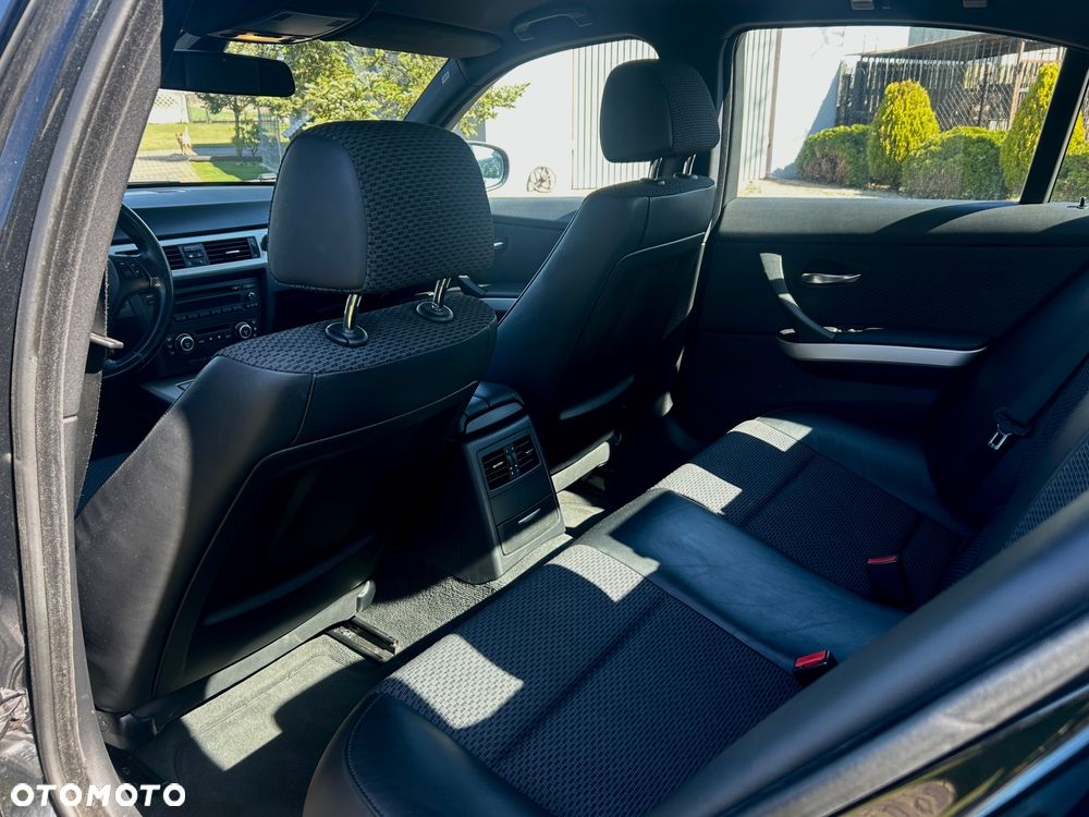 BMW Seria 3 318i - 3