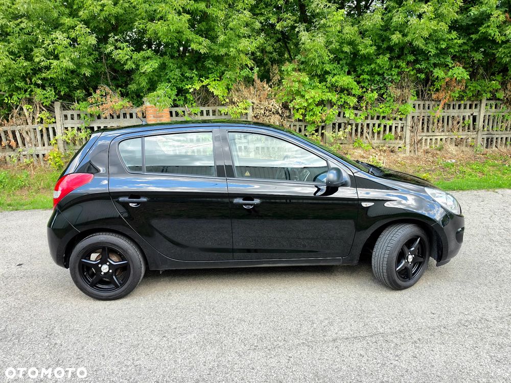 Hyundai i20 1.2 FIFA WM Edition - 17
