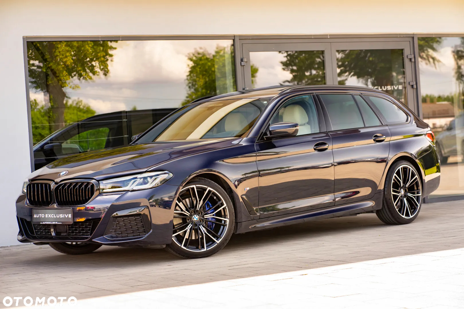 BMW Seria 5 530d xDrive Touring M Sport Edition - 8