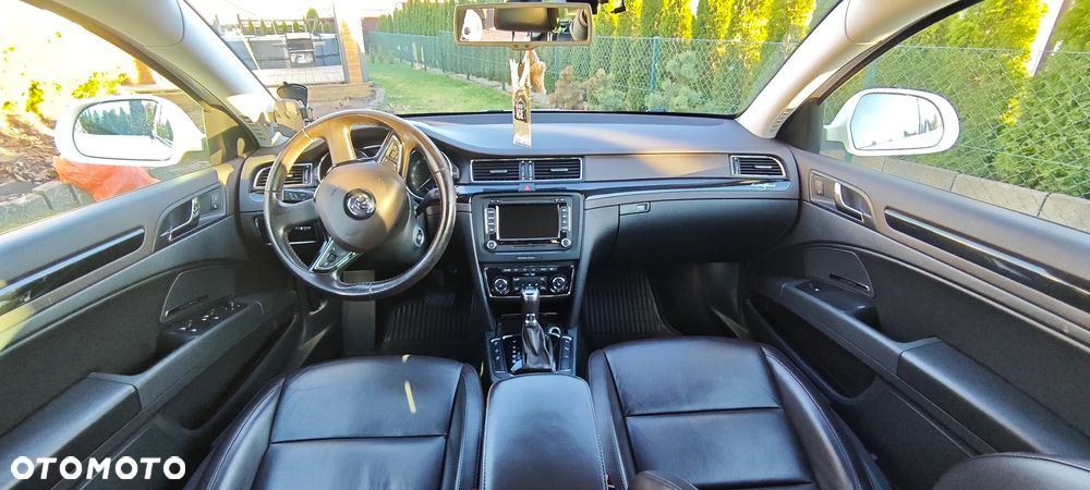 Skoda Superb 2.0 TDI 4x4 L&K DSG - 2