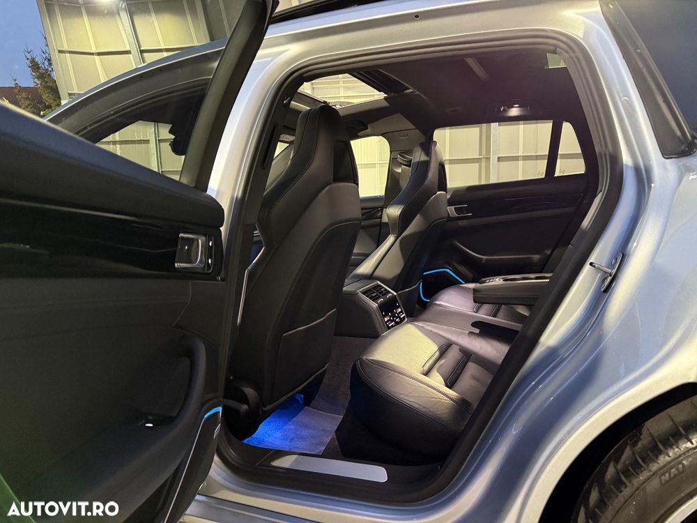 Porsche Panamera 4S Sport Turismo - 8