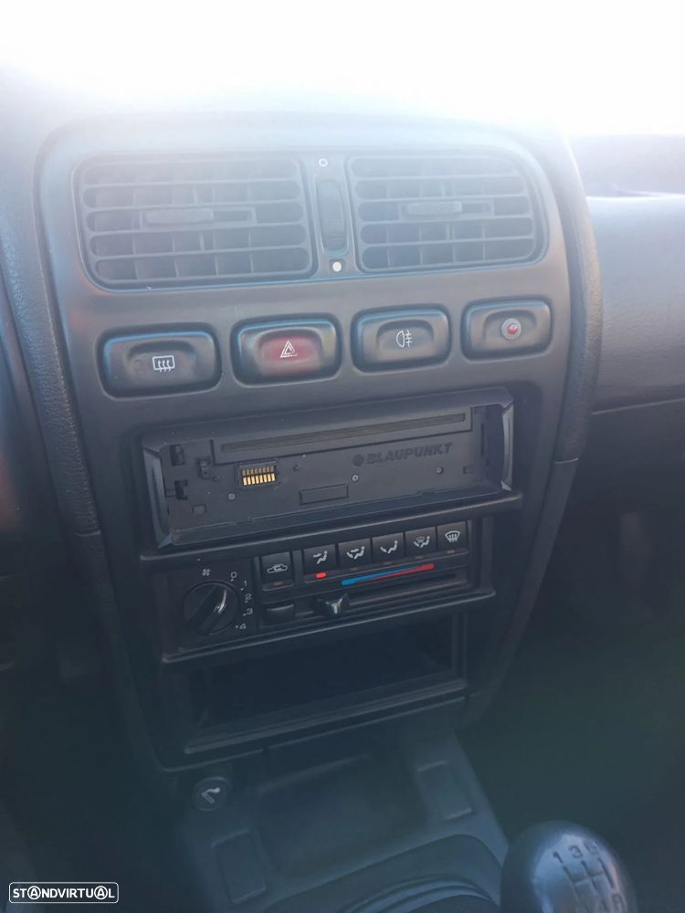 Nissan Primera Hatchback 1.6 LX + - 8