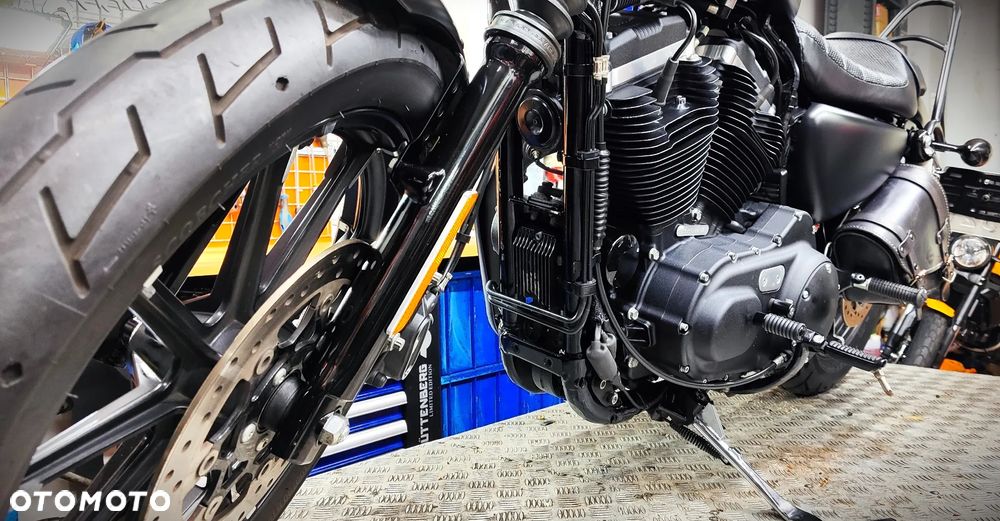 Harley-Davidson Sportster Iron 883 - 12